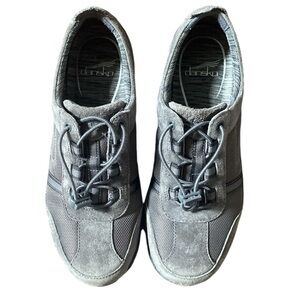 Dansko Helen Suede Charcoal Bungee Sneaker